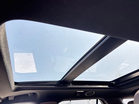 Used 2022 Ford Explorer King Ranch w/ Class IV Trailer Tow Package image 11