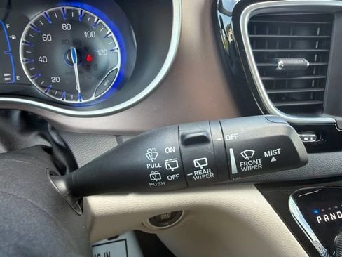 Used 2022 Chrysler Voyager LX FWD image 47
