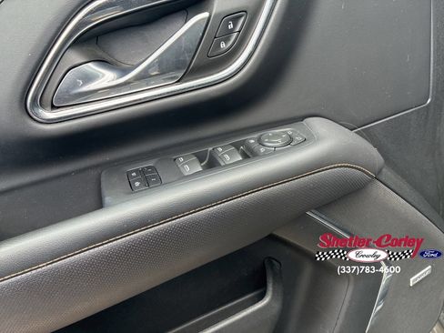 Used 2023 GMC Yukon XL AT4 w/ AT4 Premium Plus Package AWD/4WD image 30