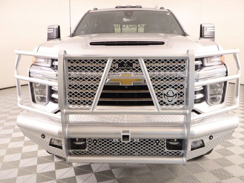 Used 2023 Chevrolet Silverado 2500 High Country w/ Technology Package AWD/4WD image 10