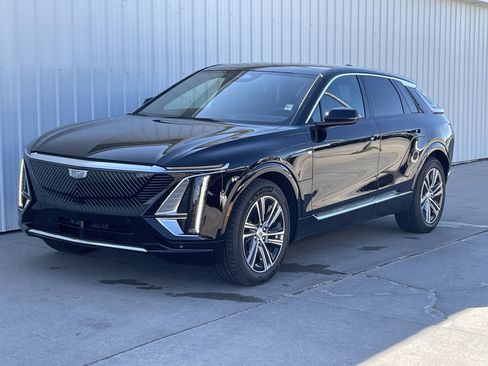 New 2025 Cadillac Lyriq Luxury image 1