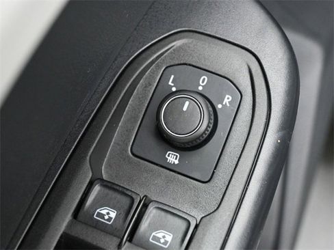 Certified 2025 Volkswagen Taos S image 11