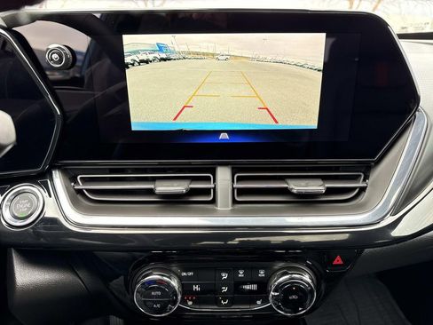 New 2026 Chevrolet Trax RS w/ Sunroof Package FWD image 5