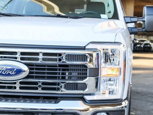 New 2026 Ford F350 XL w/ XL Chrome Package image 4