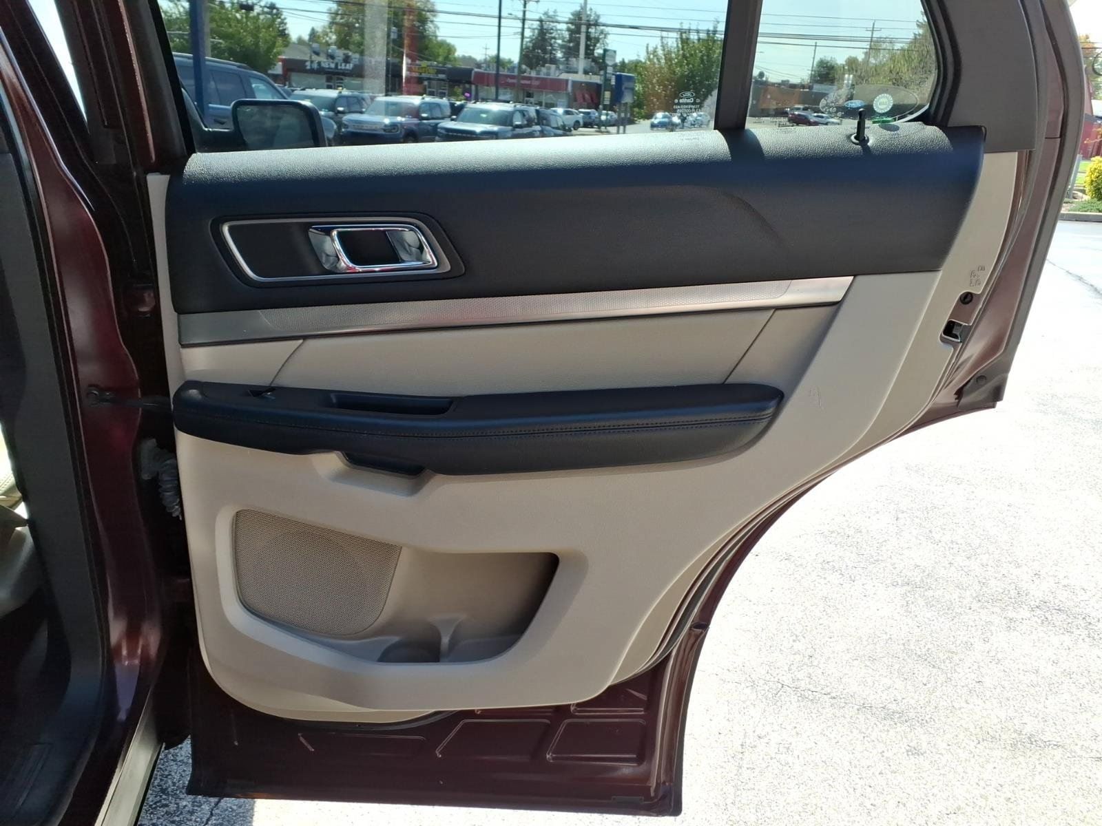 Certified 2019 Ford Explorer XLT w/ Equipment Group 202A AWD/4WD image 28