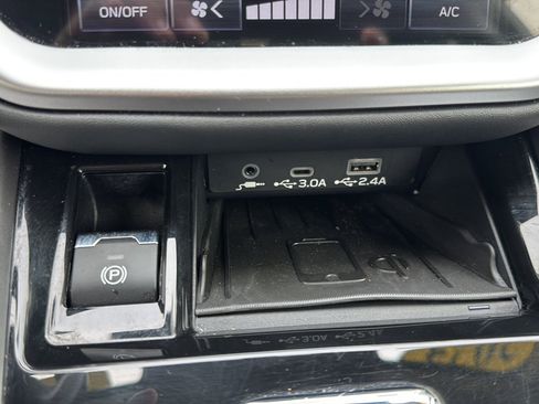 Certified 2024 Subaru Outback Limited AWD/4WD image 38