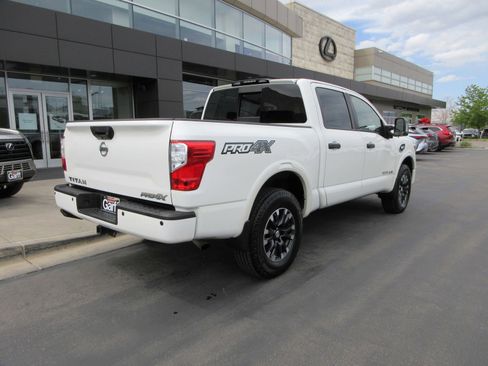 Used 2017 Nissan Titan PRO-4X AWD/4WD image 12