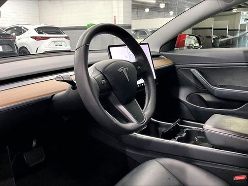 Used 2020 Tesla Model 3 Long Range image 17