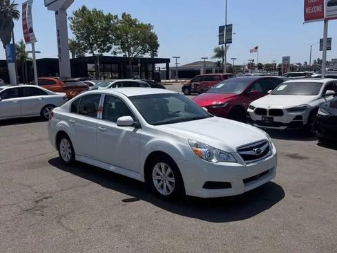 Used 2011 Subaru Legacy 2.5i Premium AWD/4WD image 3