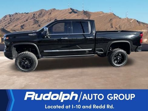 Used 2024 Chevrolet Silverado 2500 High Country w/ High Country Premium Package image 2