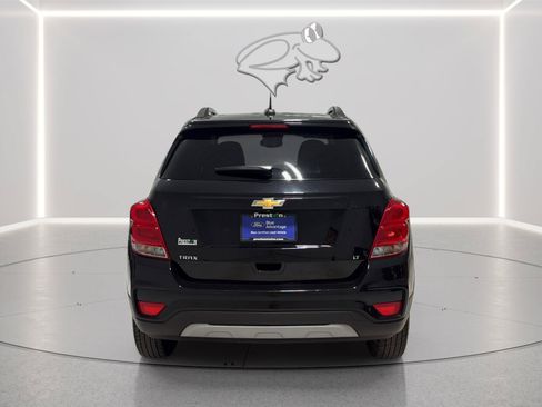 Used 2020 Chevrolet Trax LT w/ LT Convenience Package FWD image 4