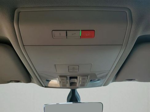 Used 2021 Volkswagen Atlas SE image 40