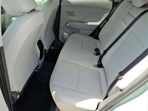 Used 2024 Hyundai Kona SE FWD image 12