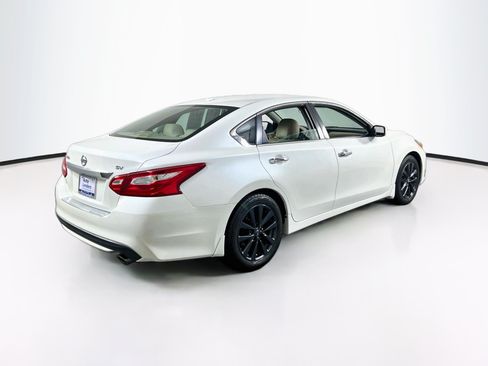 Used 2017 Nissan Altima 2.5 SV FWD image 5