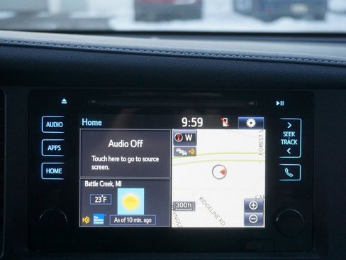 Used 2017 Toyota Sienna XLE image 13