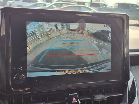 Used 2024 Toyota Corolla SE w/ SE Convenience Package image 8