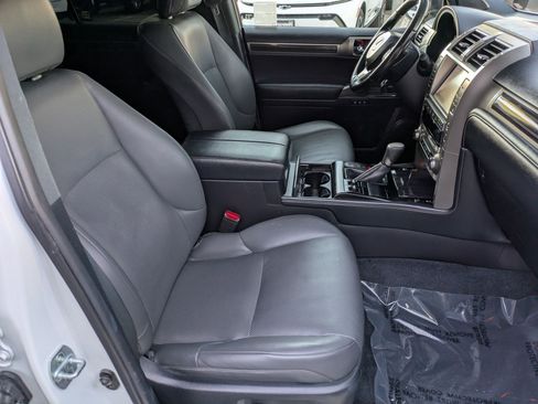 Used 2020 Lexus GX 460 Premium image 27