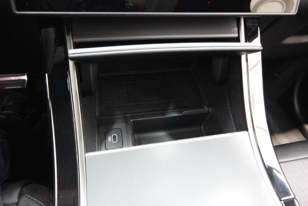 Used 2025 Land Rover Range Rover Velar Dynamic SE AWD/4WD image 26