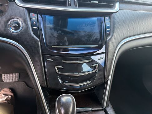 Used 2019 Cadillac XTS Luxury FWD image 16