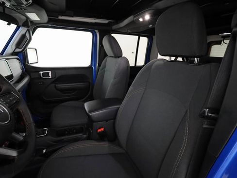 Used 2024 Jeep Wrangler Unlimited image 11