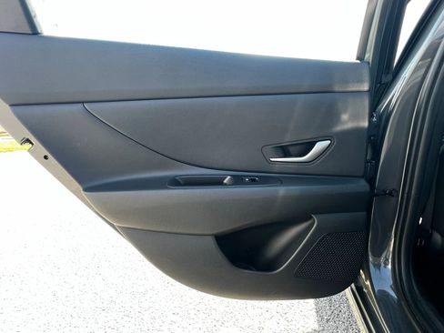 Used 2024 Hyundai Elantra SEL image 14