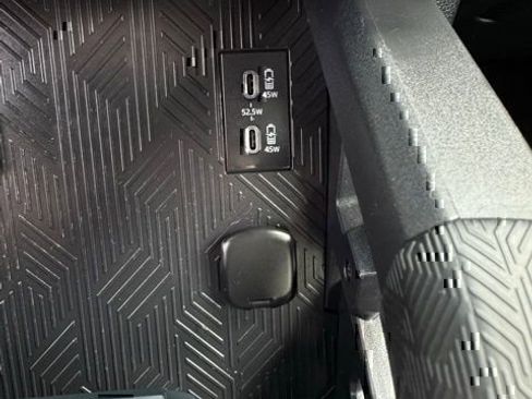 Certified 2025 Toyota Tacoma TRD Off-Road AWD/4WD image 27