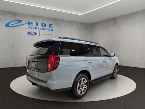 New 2026 Ford Expedition Active image 7