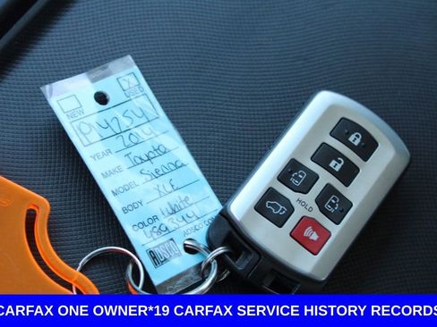 Used 2014 Toyota Sienna XLE w/ XLE Premium Package FWD image 40