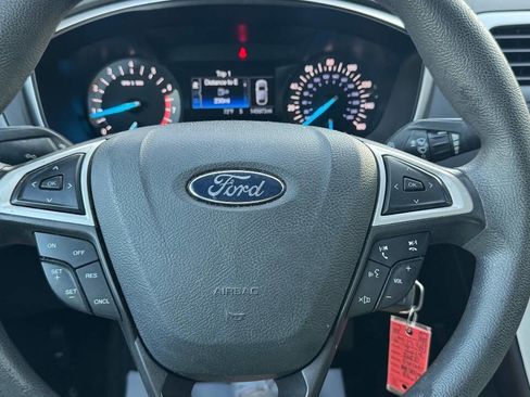 Used 2014 Ford Fusion SE image 16