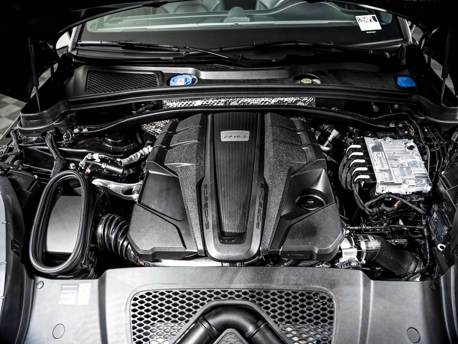 Certified 2026 Porsche Macan S AWD/4WD image 12