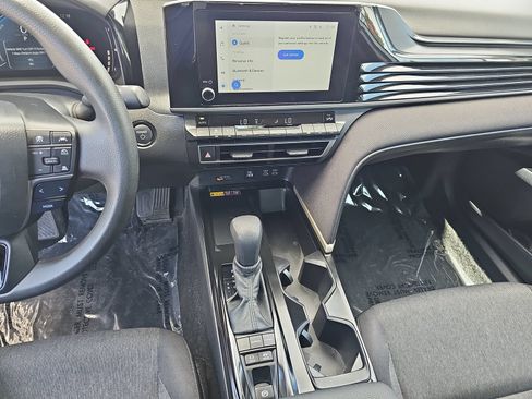 Used 2025 Toyota Camry LE FWD image 21