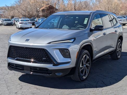 New 2025 Buick Enclave Sport Touring w/ Power Package image 9