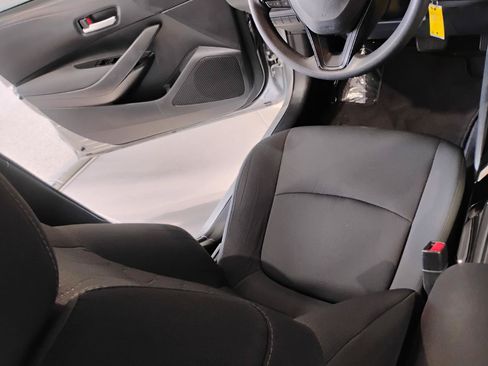 Used 2020 Toyota Corolla LE FWD image 75