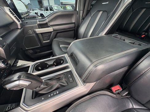 Used 2018 Ford F150 Platinum w/ Equipment Group 701A Luxury AWD/4WD image 34