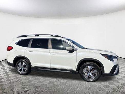 Used 2024 Subaru Ascent Premium w/ Convenience Package image 7