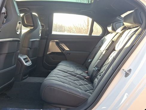 New 2026 BMW 740i xDrive w/ Executive Package image 9