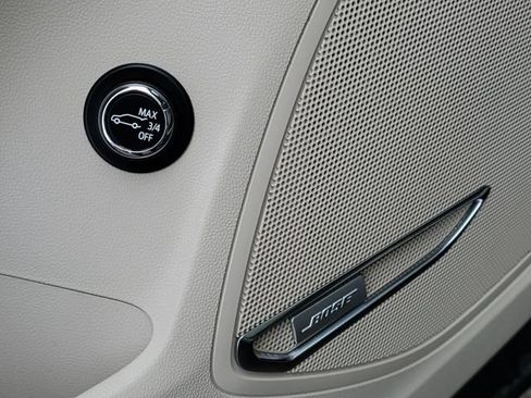 Used 2022 Buick Envision Essence w/ Technology Package I image 25