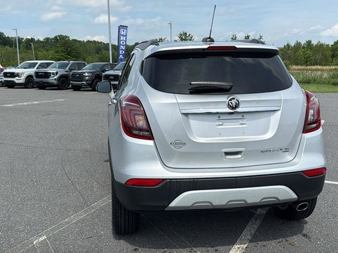 Used 2022 Buick Encore Preferred w/ Safety Package AWD/4WD image 8