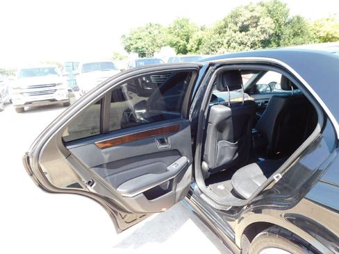 Used 2014 Mercedes-Benz E 350 4MATIC Sedan image 21
