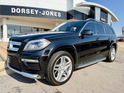 Used 2015 Mercedes-Benz GL 550 4MATIC image 1