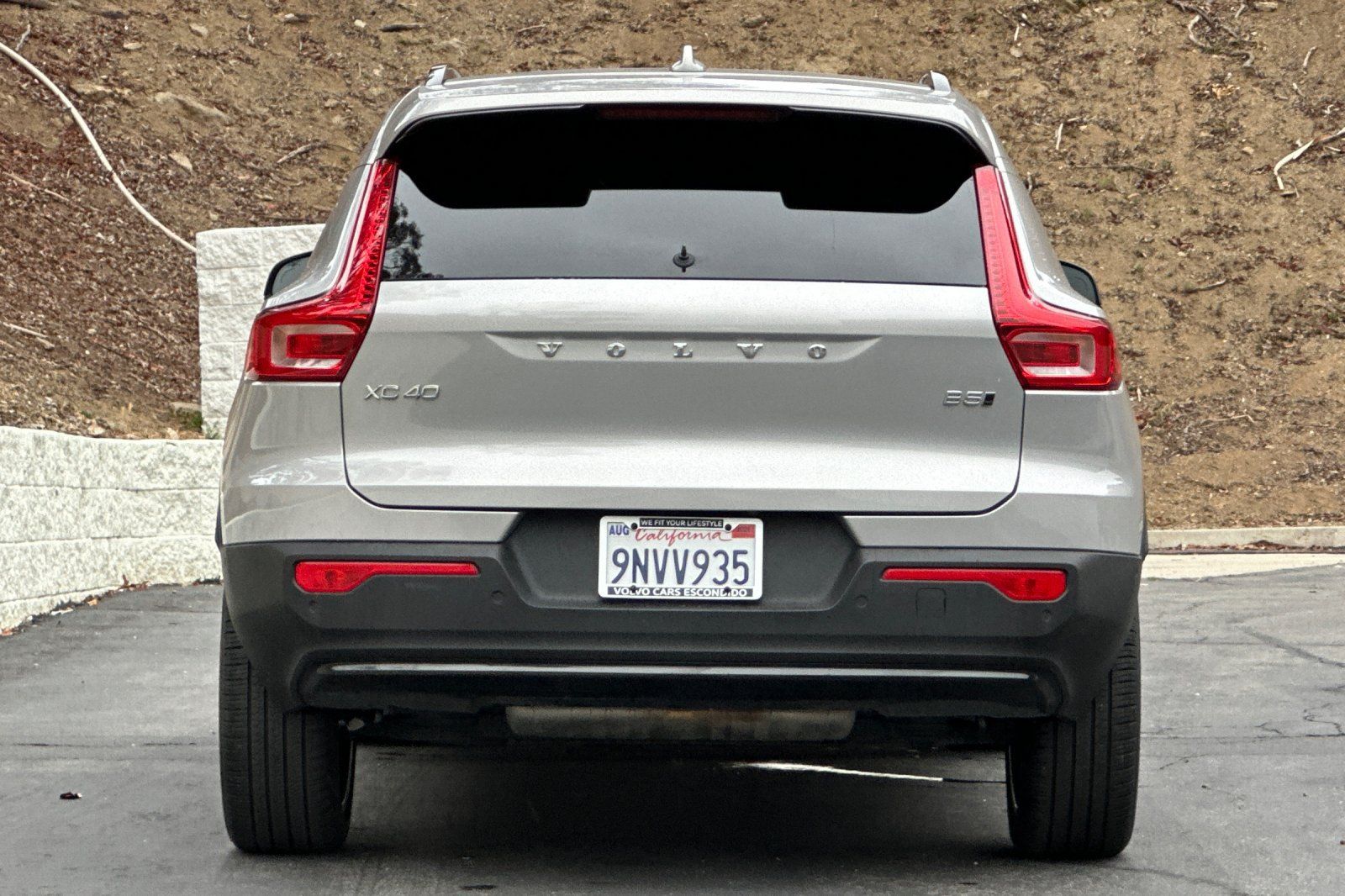 Certified 2024 Volvo XC40 B5 Plus w/ Climate Package AWD/4WD image 5