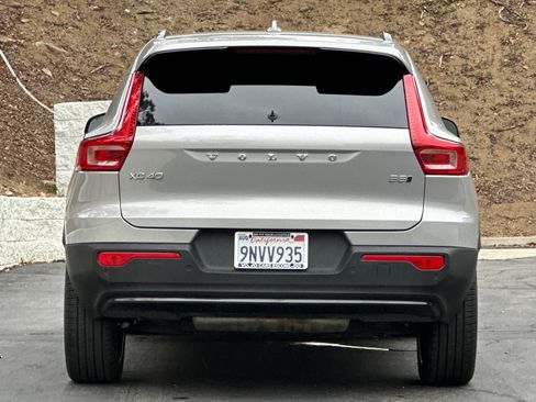 Certified 2024 Volvo XC40 B5 Plus w/ Climate Package AWD/4WD image 5