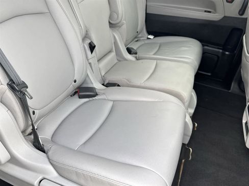 Used 2023 Honda Odyssey Touring image 16