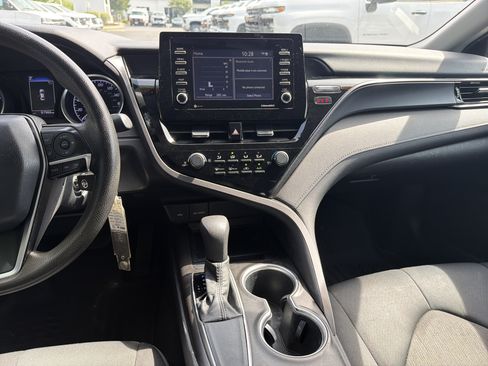 Used 2021 Toyota Camry LE FWD image 31