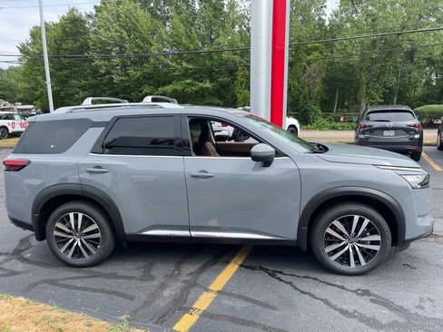 New 2025 Nissan Pathfinder Platinum w/ Cargo Package image 6