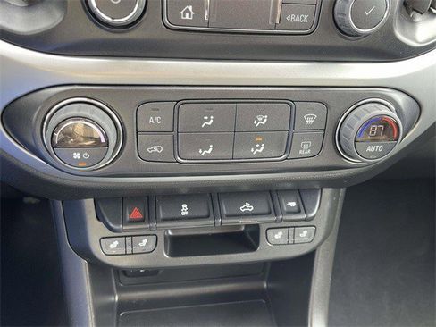 Certified 2022 Chevrolet Colorado LT w/ Luxury Package image 29