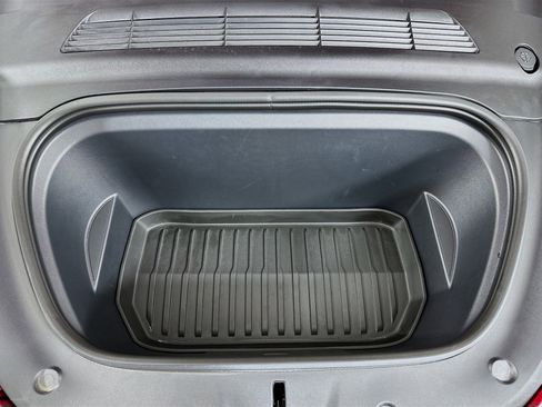 Used 2023 Tesla Model Y Performance image 33