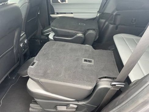 Used 2021 Ford Explorer XLT w/ Equipment Group 202A AWD/4WD image 66