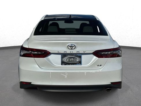Used 2022 Toyota Camry XLE FWD image 4