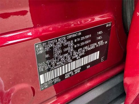 Used 2022 Toyota Venza XLE image 20